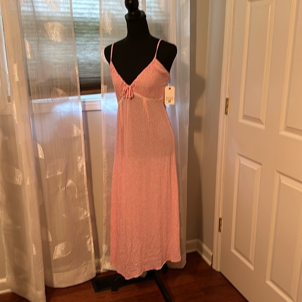 NWT Billabong Slip Away maxi pink with tiny white flowers size Small